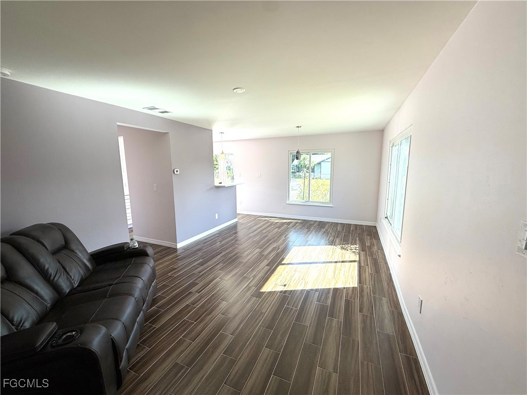 34 Hamlin Court Lehigh Acres FL 33936 2025017490 image3