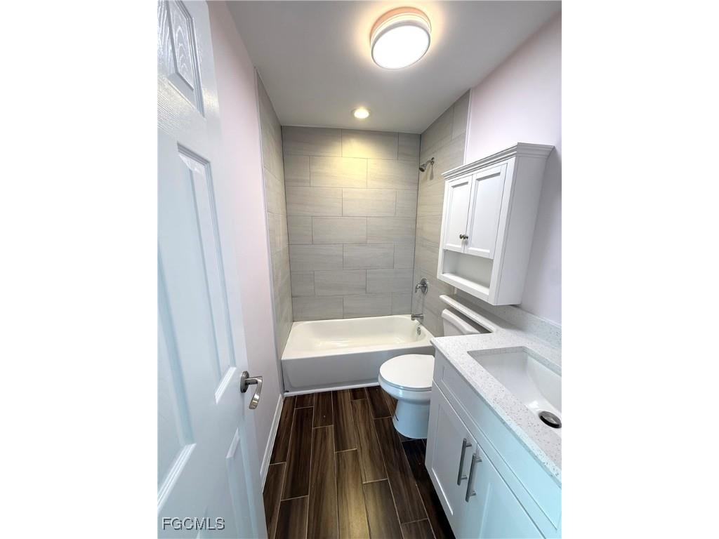 34 Hamlin Court Lehigh Acres FL 33936 2025017490 image4