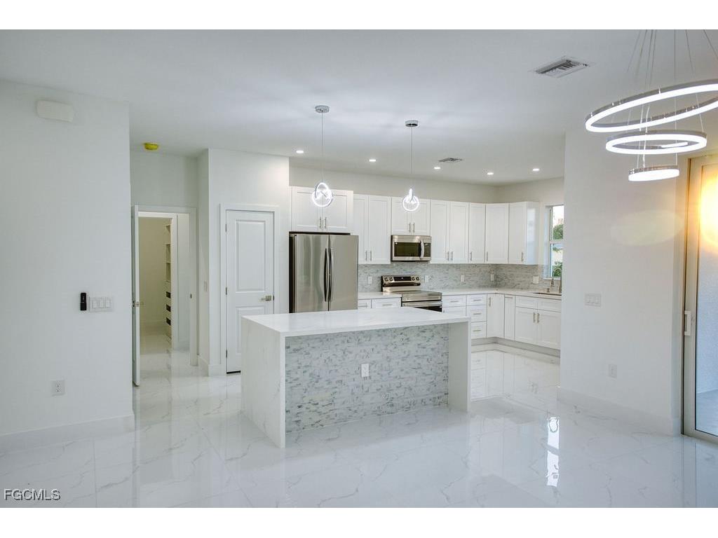 34 SE 23rd Place Cape Coral FL 33990 2026004845 image6