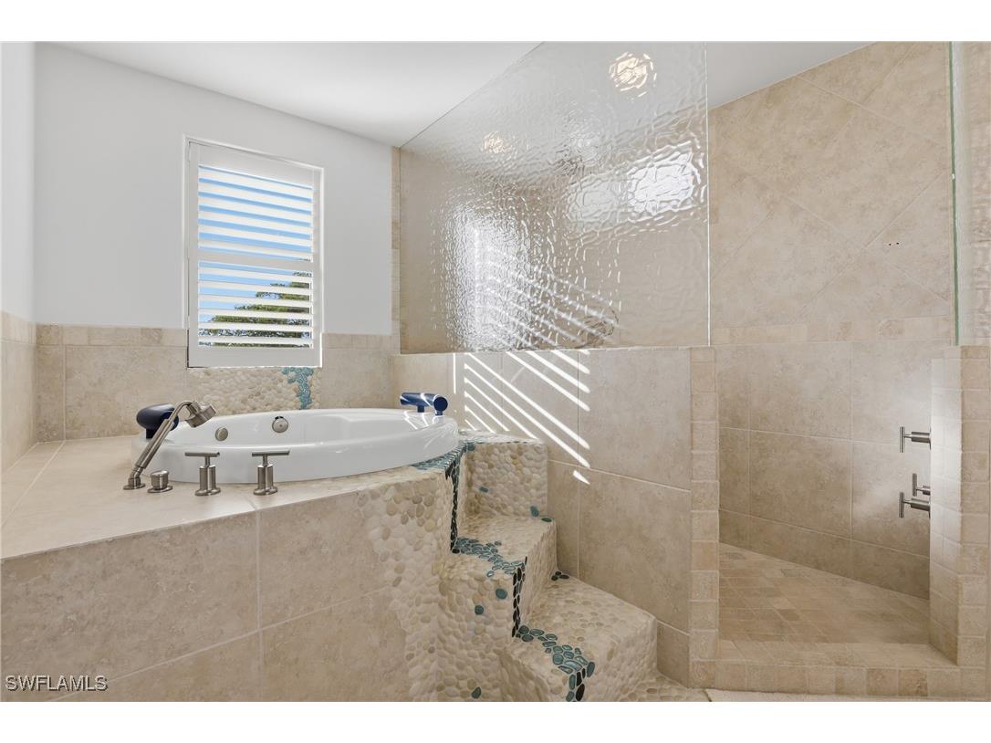 340 12th Avenue S #6 Naples FL 34102 226003779 image36