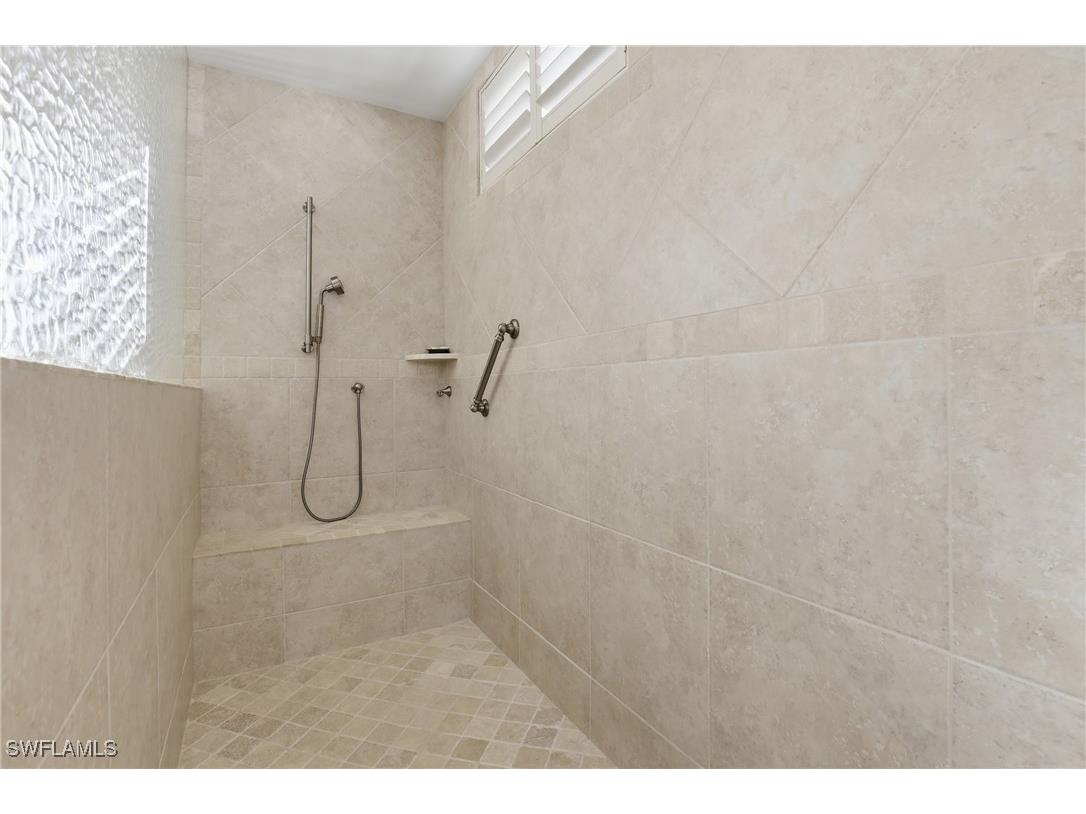 340 12th Avenue S #6 Naples FL 34102 226003779 image37