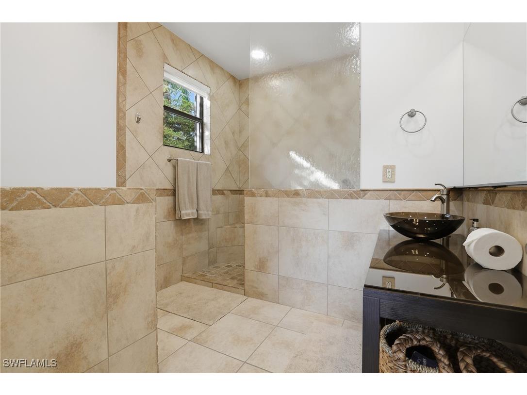 340 12th Avenue S #6 Naples FL 34102 226003779 image48