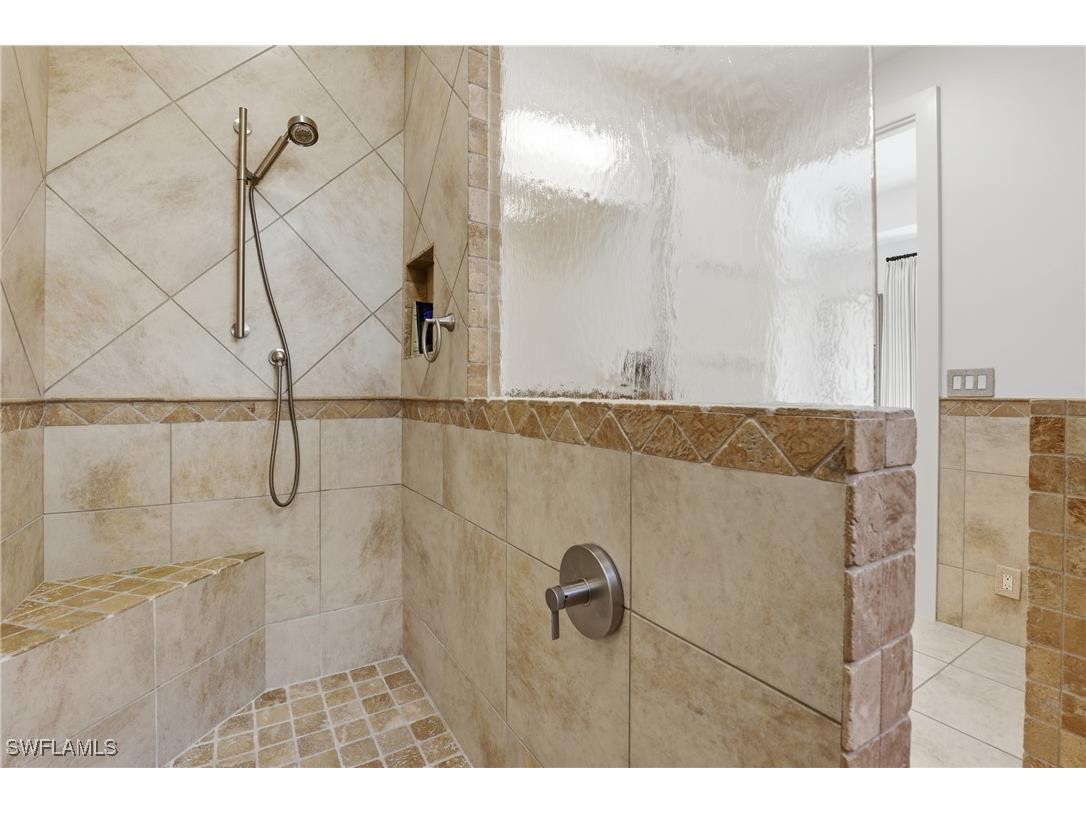 340 12th Avenue S #6 Naples FL 34102 226003779 image49