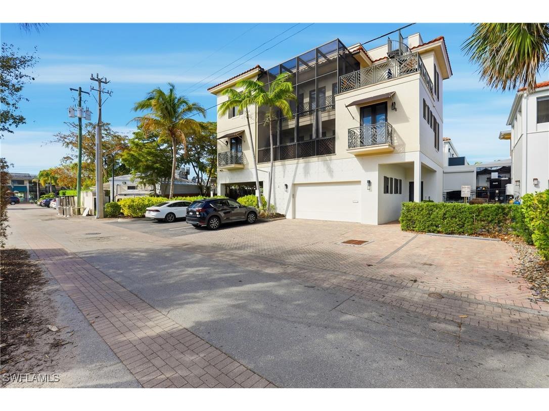 340 12th Avenue S #6 Naples FL 34102 226003779 image6