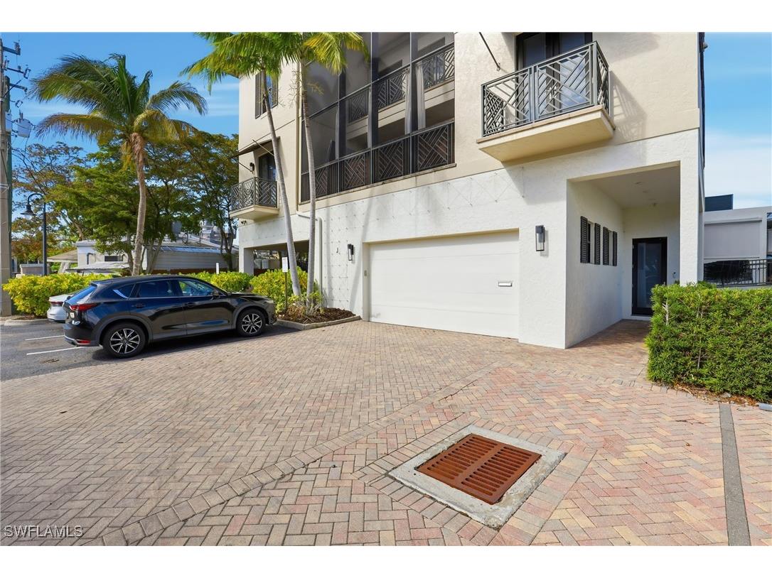 340 12th Avenue S #6 Naples FL 34102 226003779 image8
