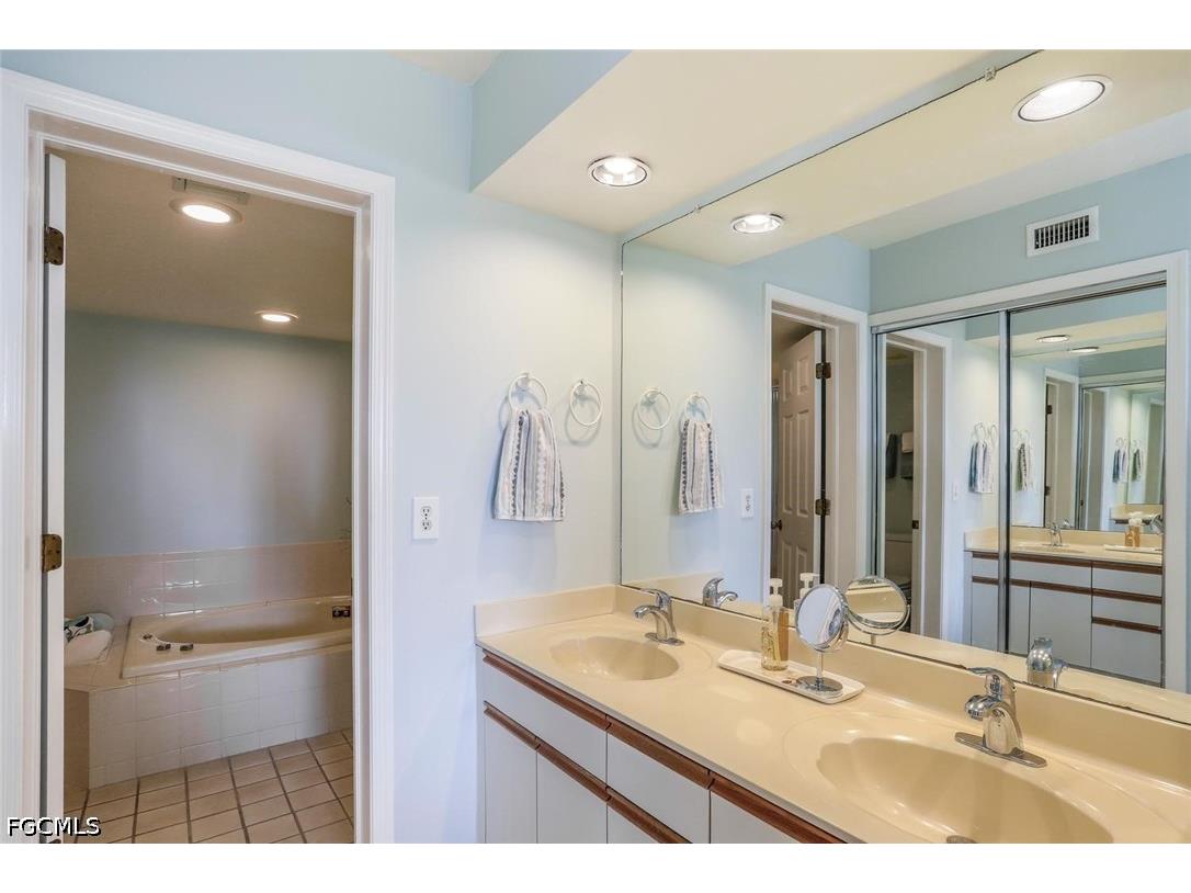 340 Horse Creek Drive #305 Naples FL 34110 2026021260 image16
