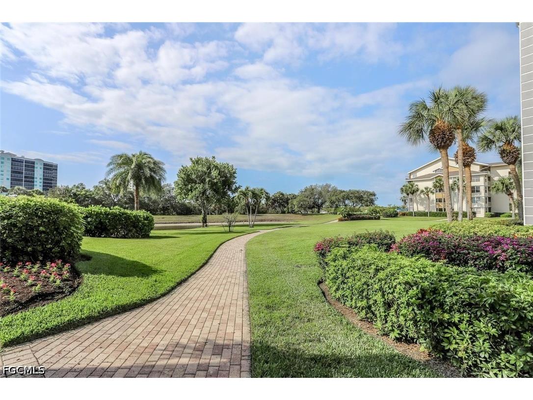 340 Horse Creek Drive #305 Naples FL 34110 2026021260 image23