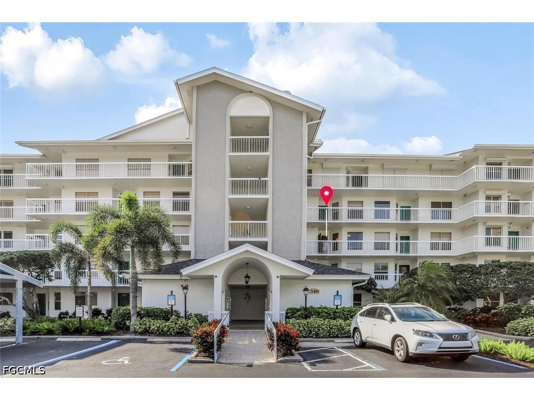 340 Horse Creek Drive #305 Naples FL 34110 2026021260 image3