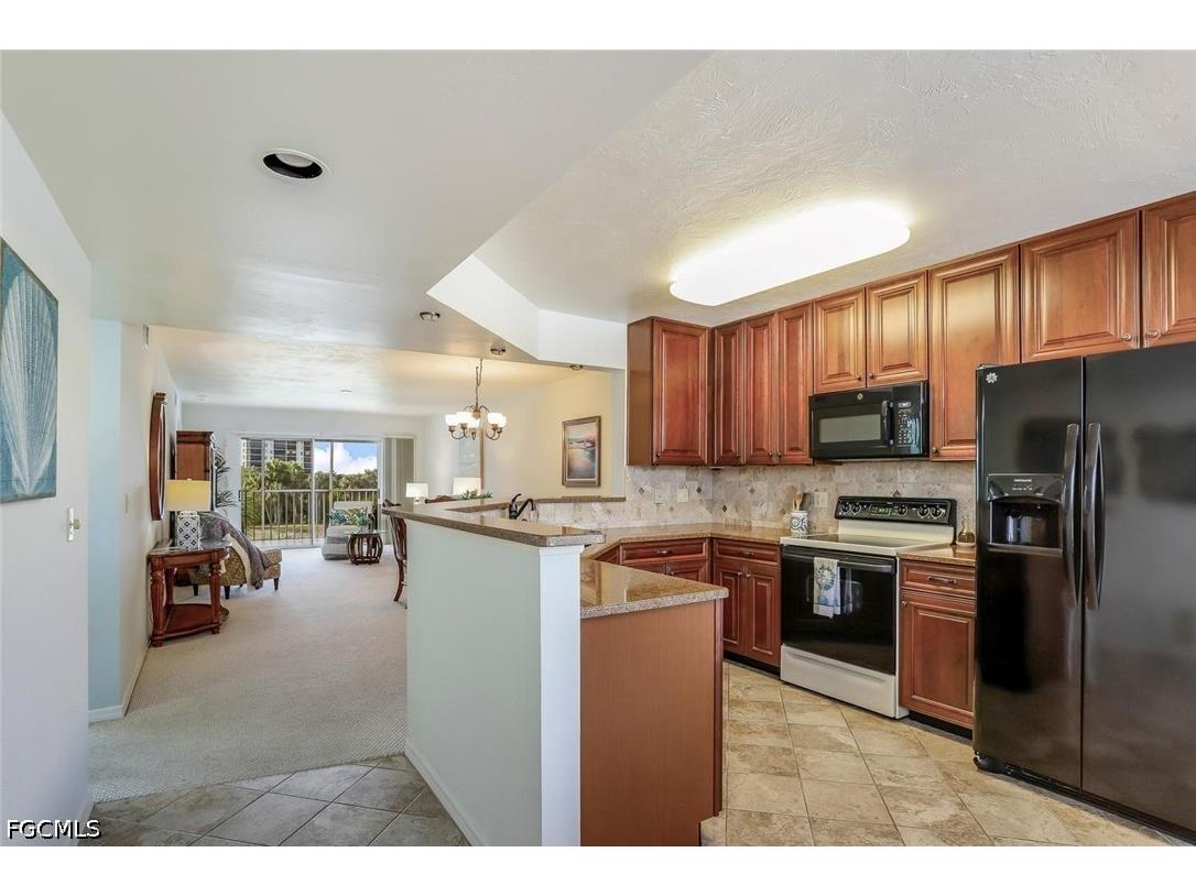 340 Horse Creek Drive #305 Naples FL 34110 2026021260 image5