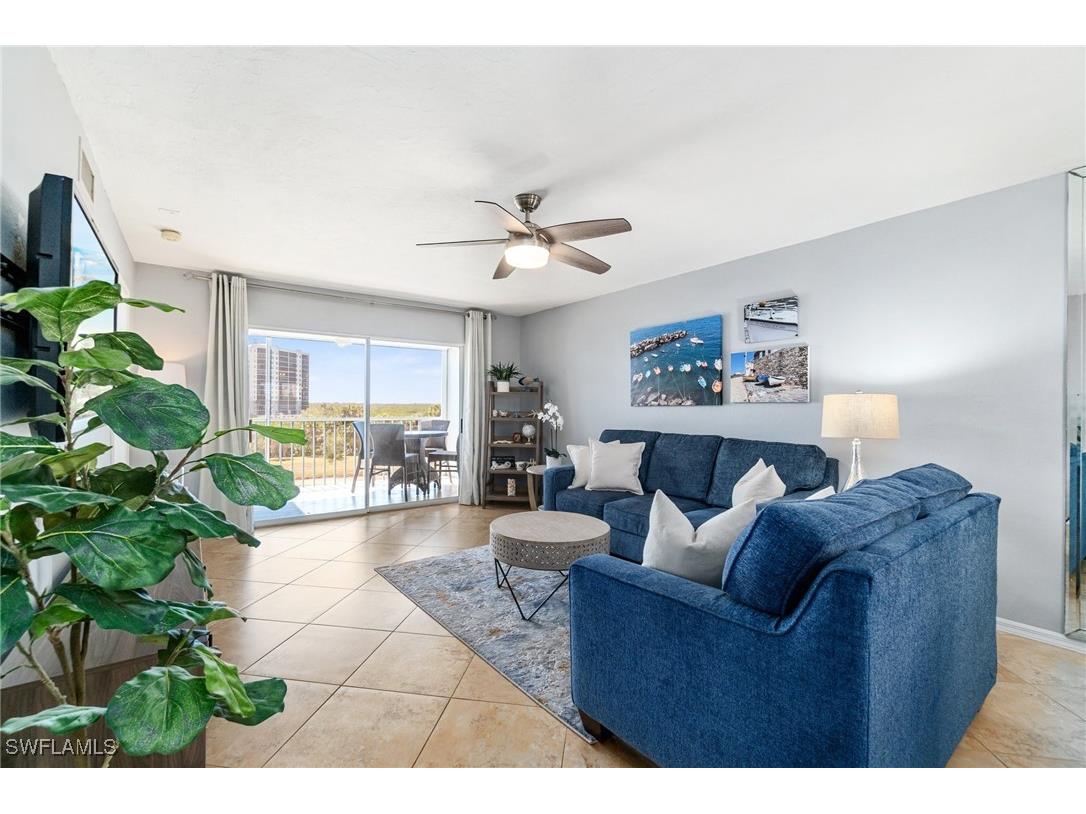 340 Horse Creek Drive #403 Naples FL 34110 225081256 image1