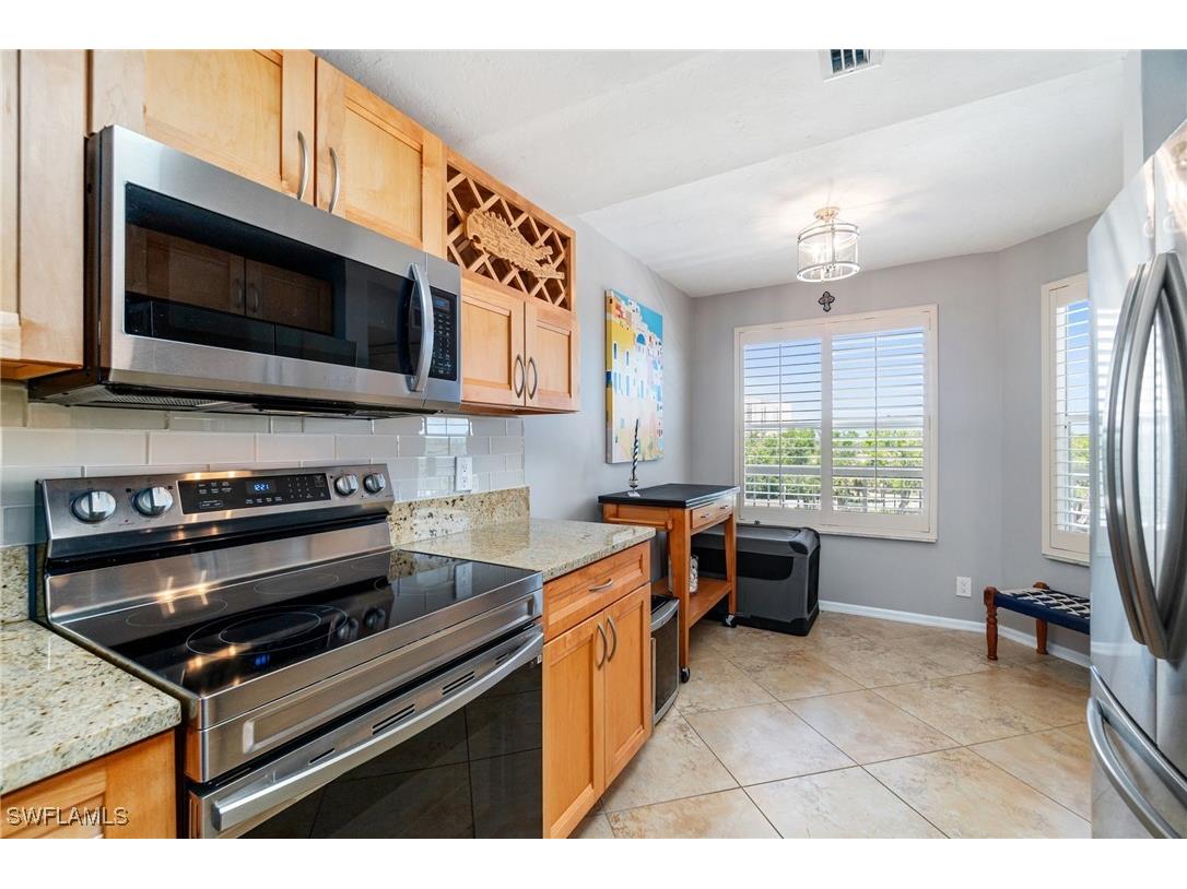340 Horse Creek Drive #403 Naples FL 34110 225081256 image7