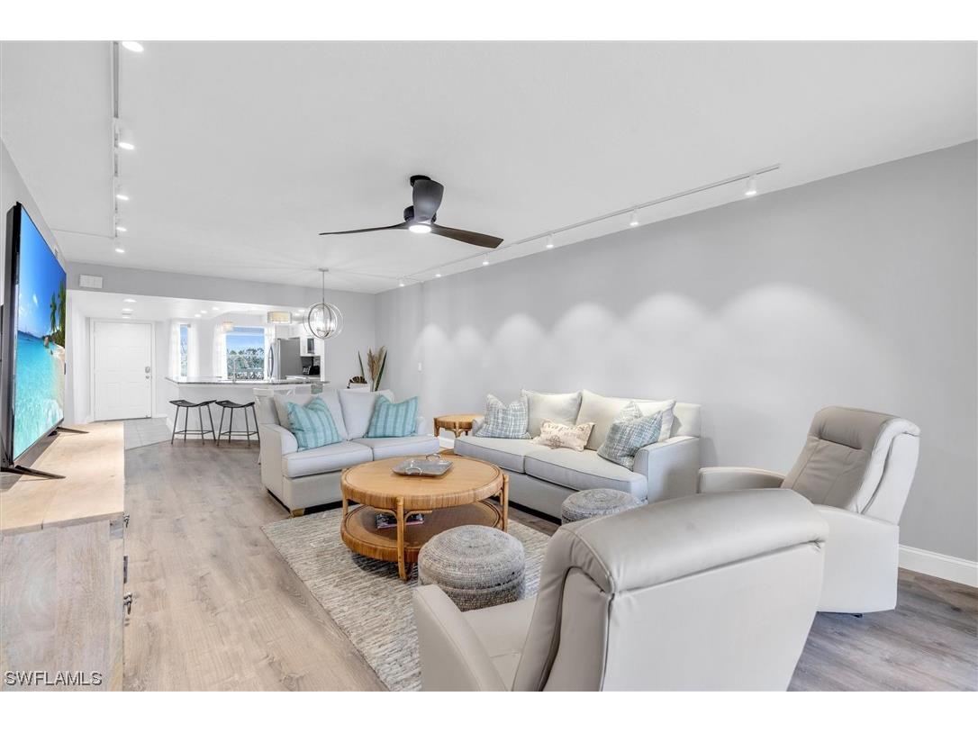340 Horse Creek Drive #406 Naples FL 34110 223063110 image1