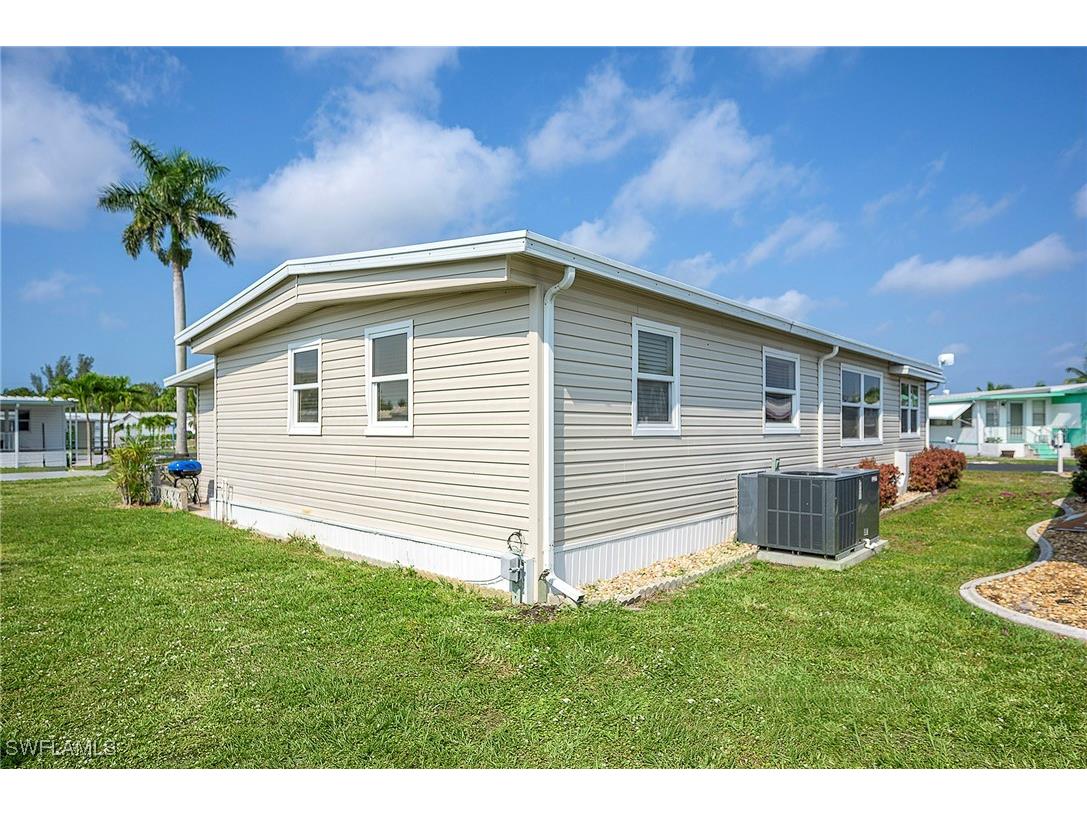 340 Mattie Avenue Fort Myers FL 33908 2025001259 image39