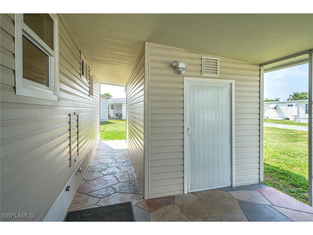 340 Mattie Avenue Fort Myers FL 33908 2025001259 image4