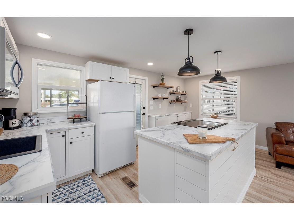 340 Mattie Avenue Fort Myers FL 33908 2025001259 image7