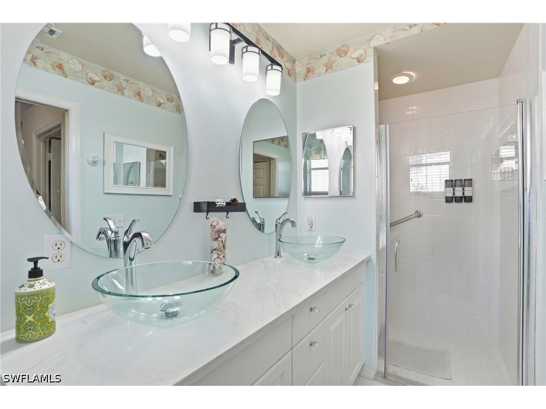 340 Robin Hood Circle #102 Naples FL 34104 226015314 image14