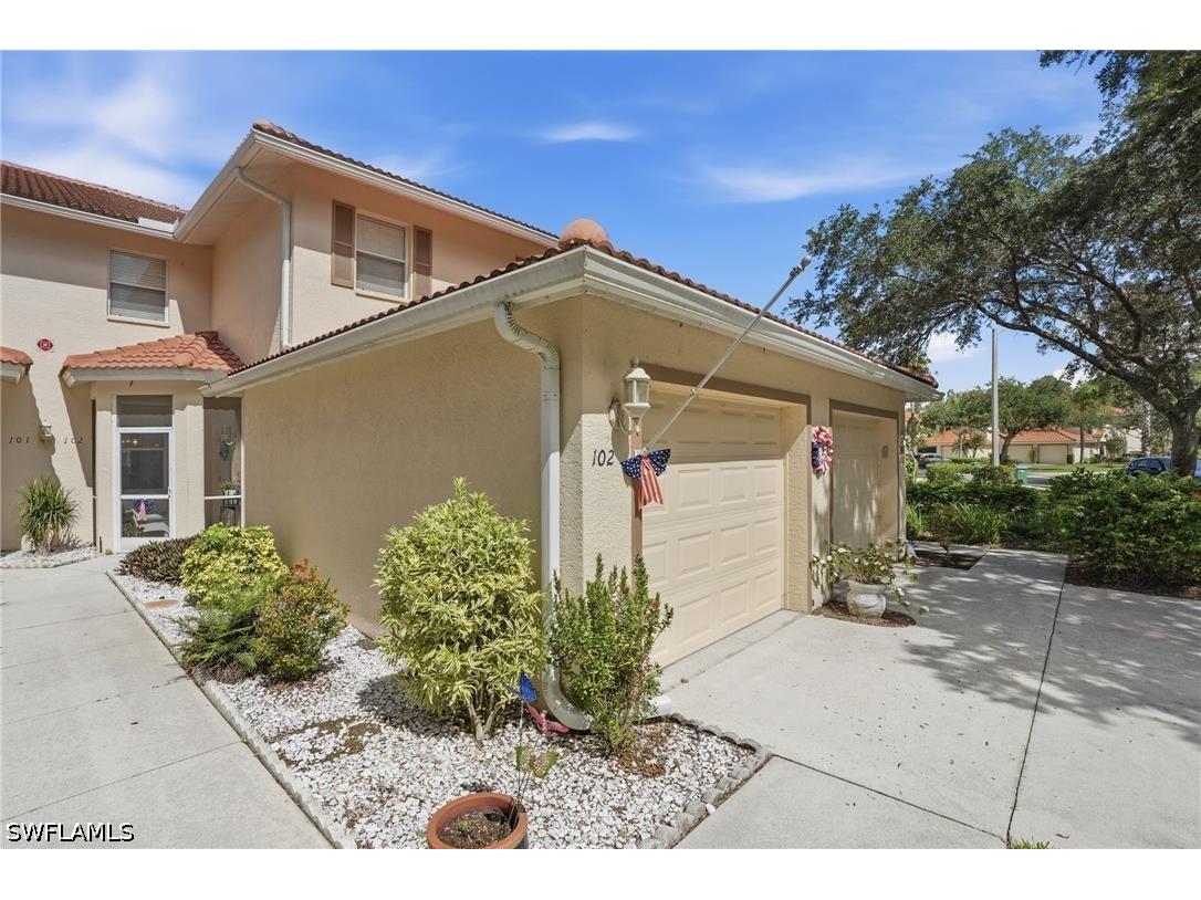 340 Robin Hood Circle #102 Naples FL 34104 226015314 image2