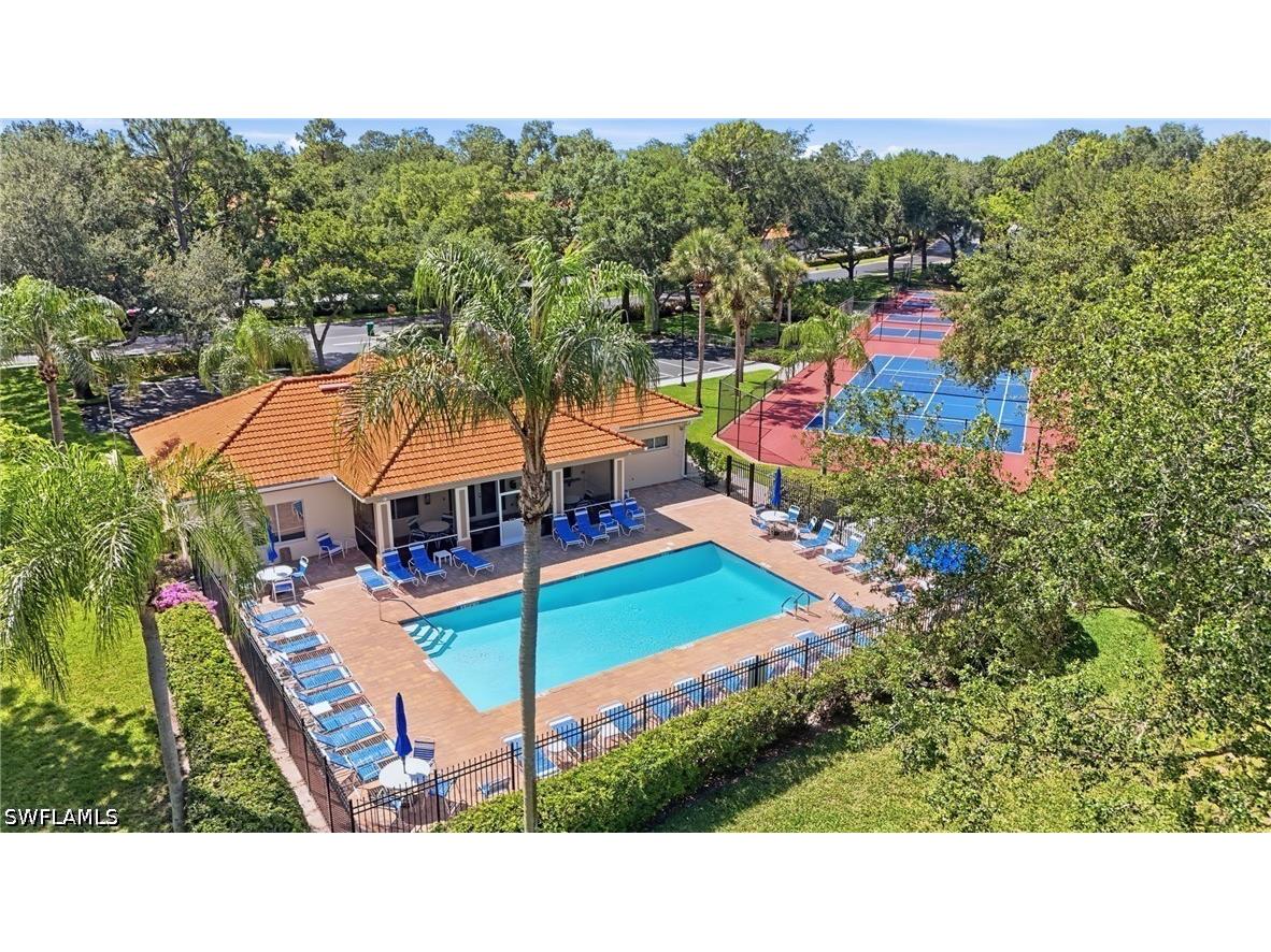 340 Robin Hood Circle #102 Naples FL 34104 226015314 image35