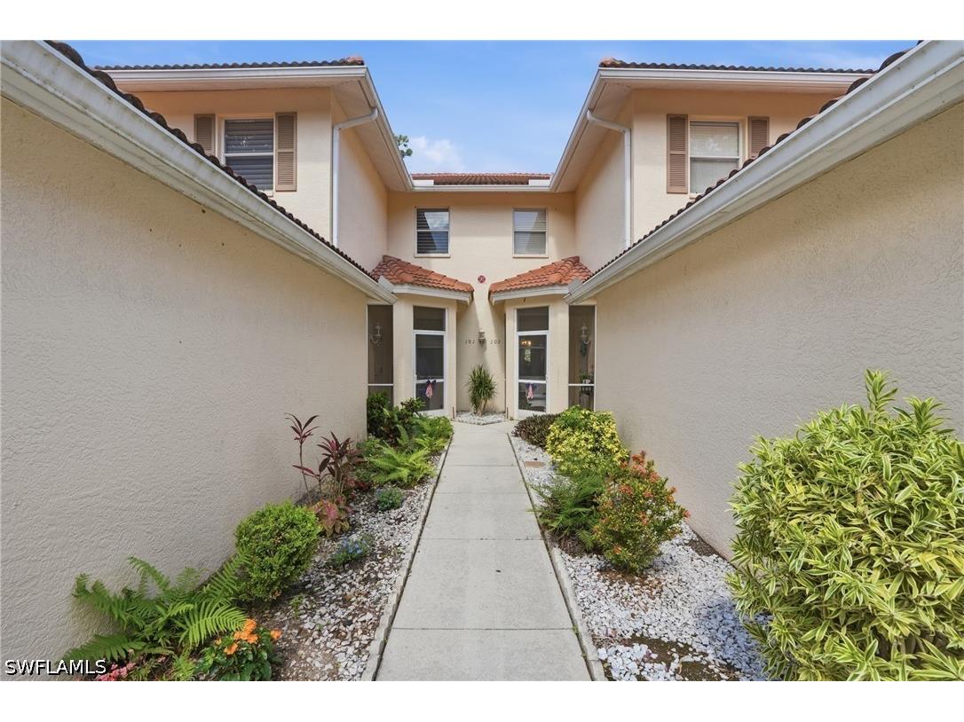 340 Robin Hood Circle #102 Naples FL 34104 226015314 image4