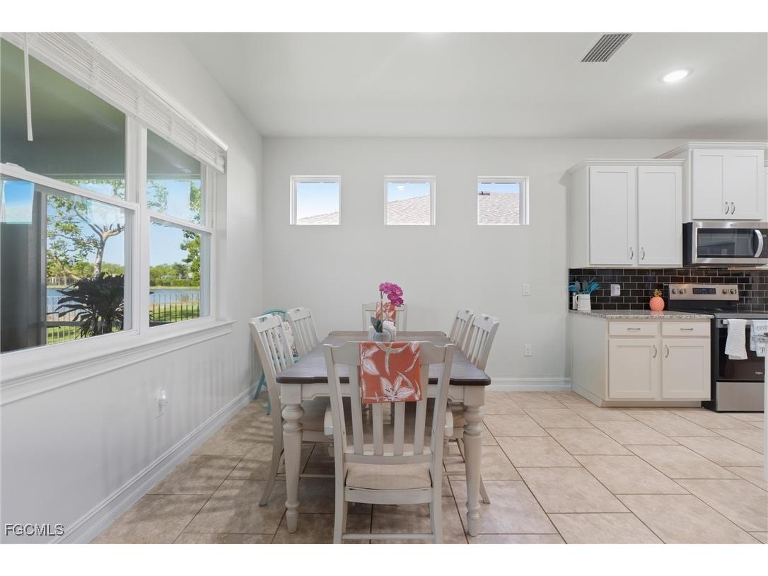 3401 Acapulco Circle Cape Coral FL 33909 2025015783 image10