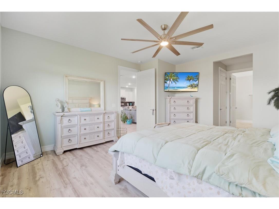 3401 Acapulco Circle Cape Coral FL 33909 2025015783 image11