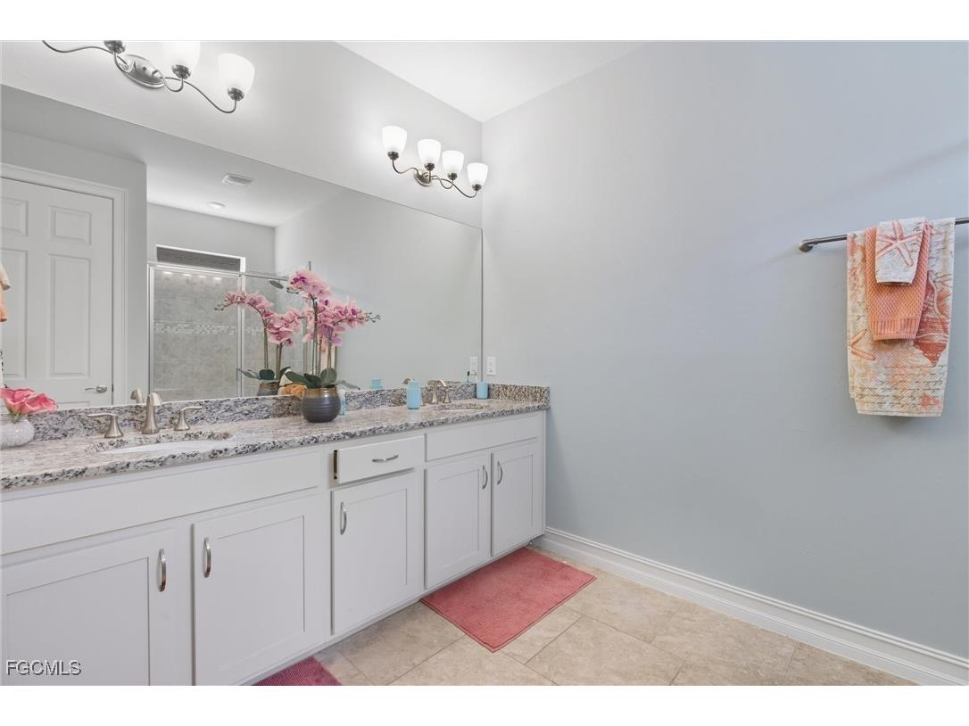 3401 Acapulco Circle Cape Coral FL 33909 2025015783 image14