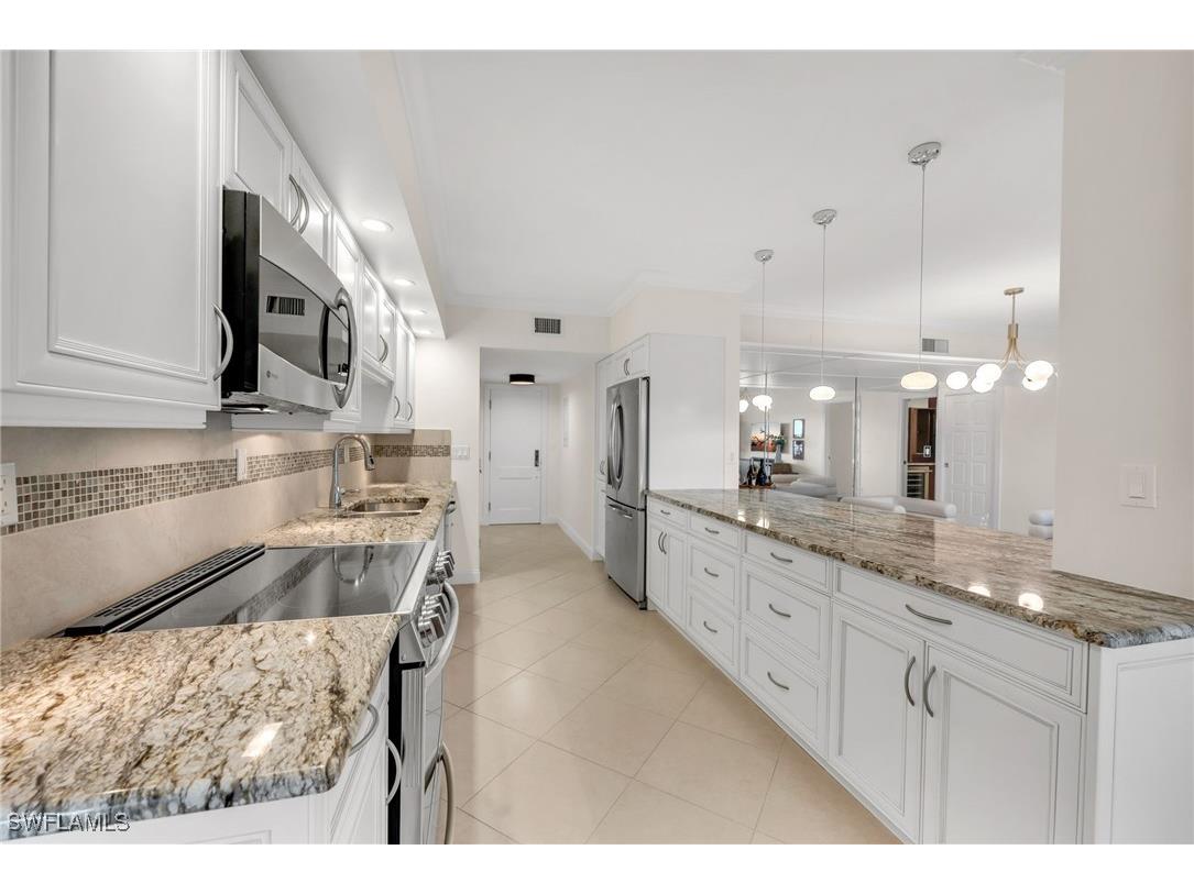 3401 Gulf Shore Boulevard N #205 Naples FL 34103 225066511 image9