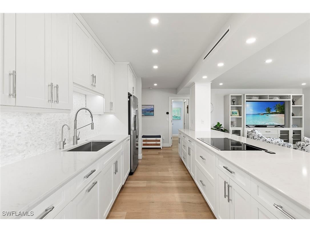 3401 Gulf Shore Boulevard N #506 Naples FL 34103 225077637 image10