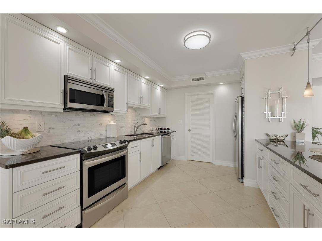 3401 Gulf Shore Boulevard N #605 Naples FL 34103 225077803 image8