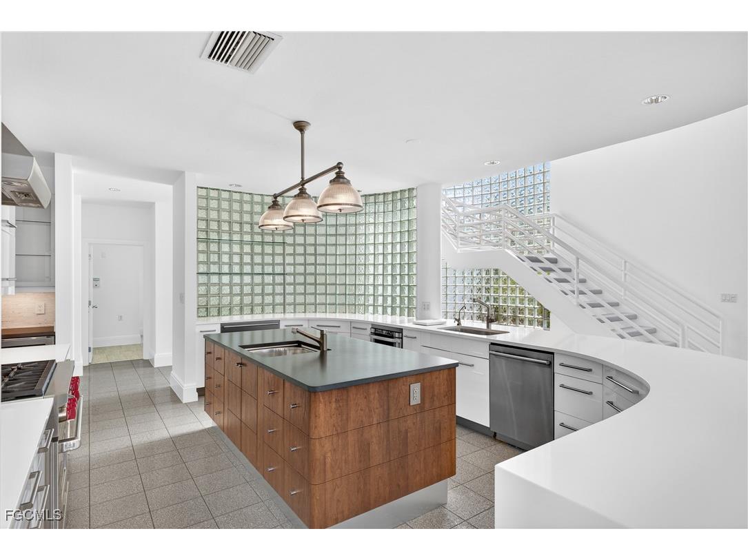 3402 W Riverside Drive Fort Myers FL 33901 2025024914 image14