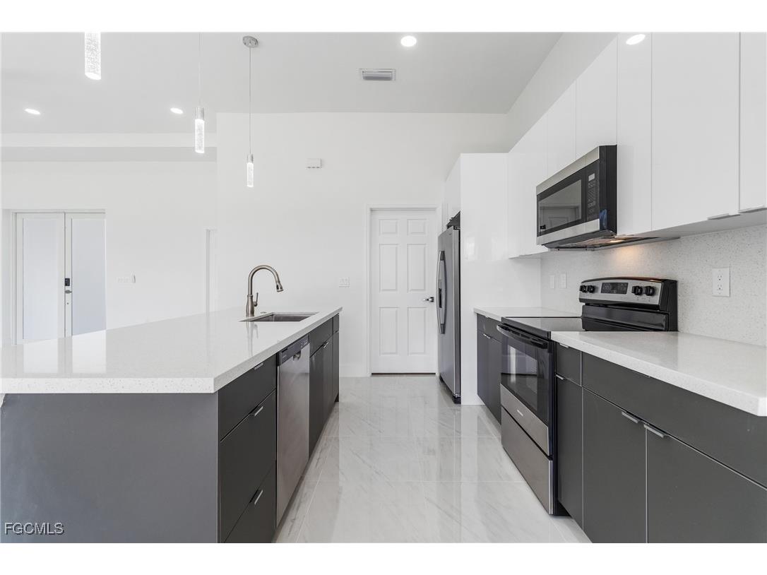 3403 28th Street SW Lehigh Acres FL 33976 2025015739 image6