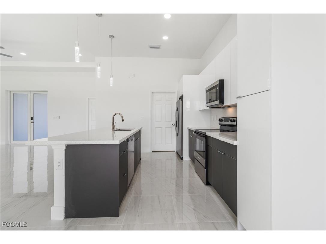 3403 28th Street SW Lehigh Acres FL 33976 2025015739 image7