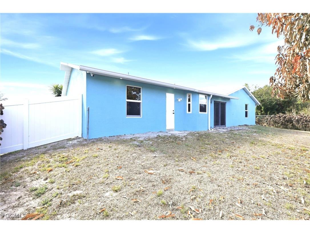 3404 2nd Street SW Lehigh Acres FL 33976 2026008444 image2