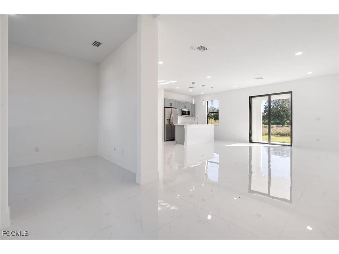 3405 73rd Street W Lehigh Acres FL 33971 2025011708 image7