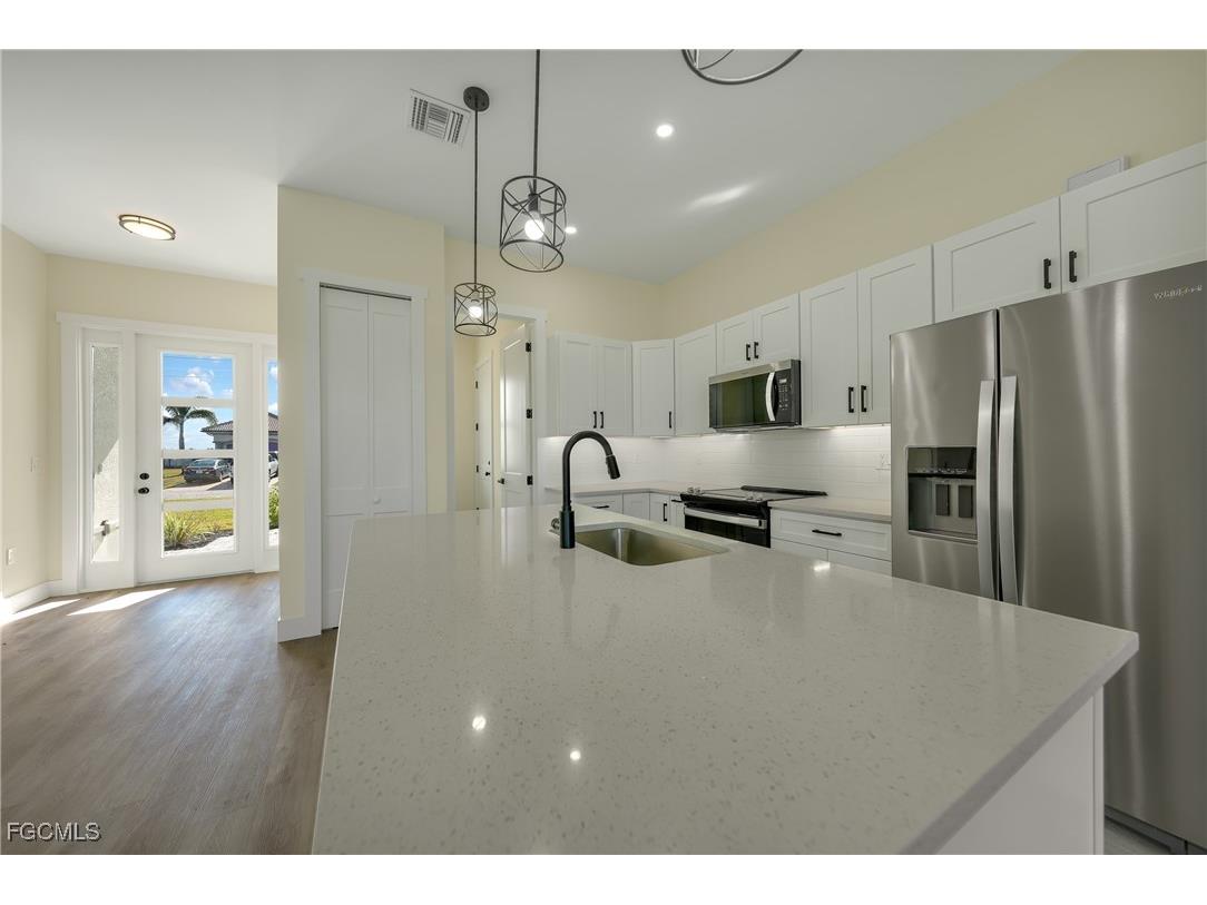 3405 NW 8th Terrace Cape Coral FL 33993 2025024928 image20