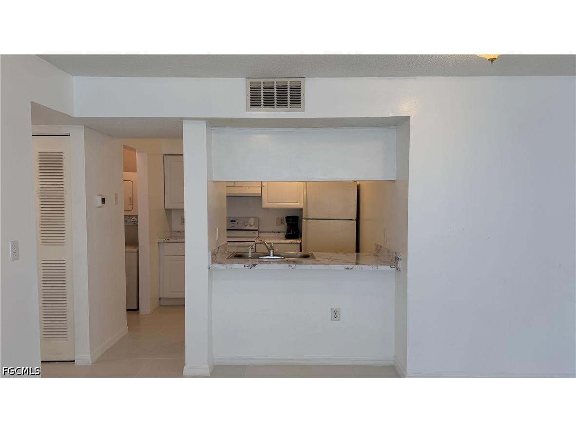 3407 Winkler Avenue #309 Fort Myers FL 33916 2026021447 image2