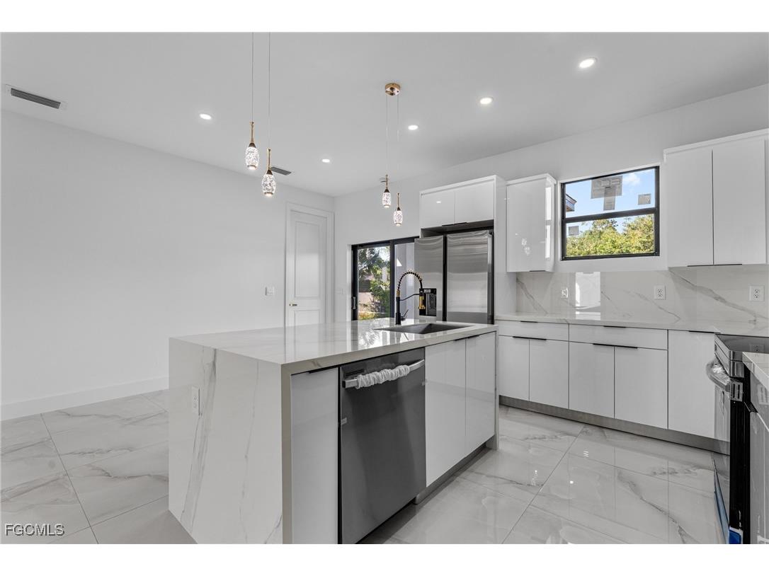 3408 20th Street SW Lehigh Acres FL 33976 2025022713 image11