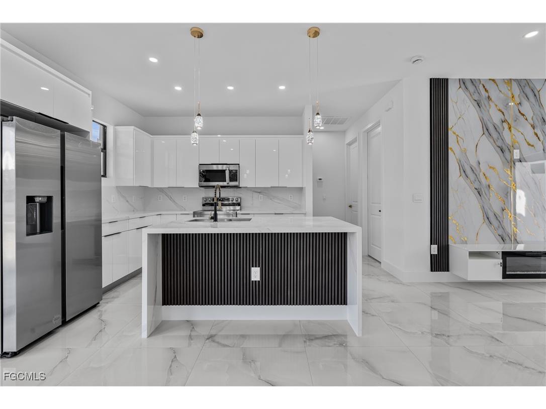 3408 20th Street SW Lehigh Acres FL 33976 2025022713 image8