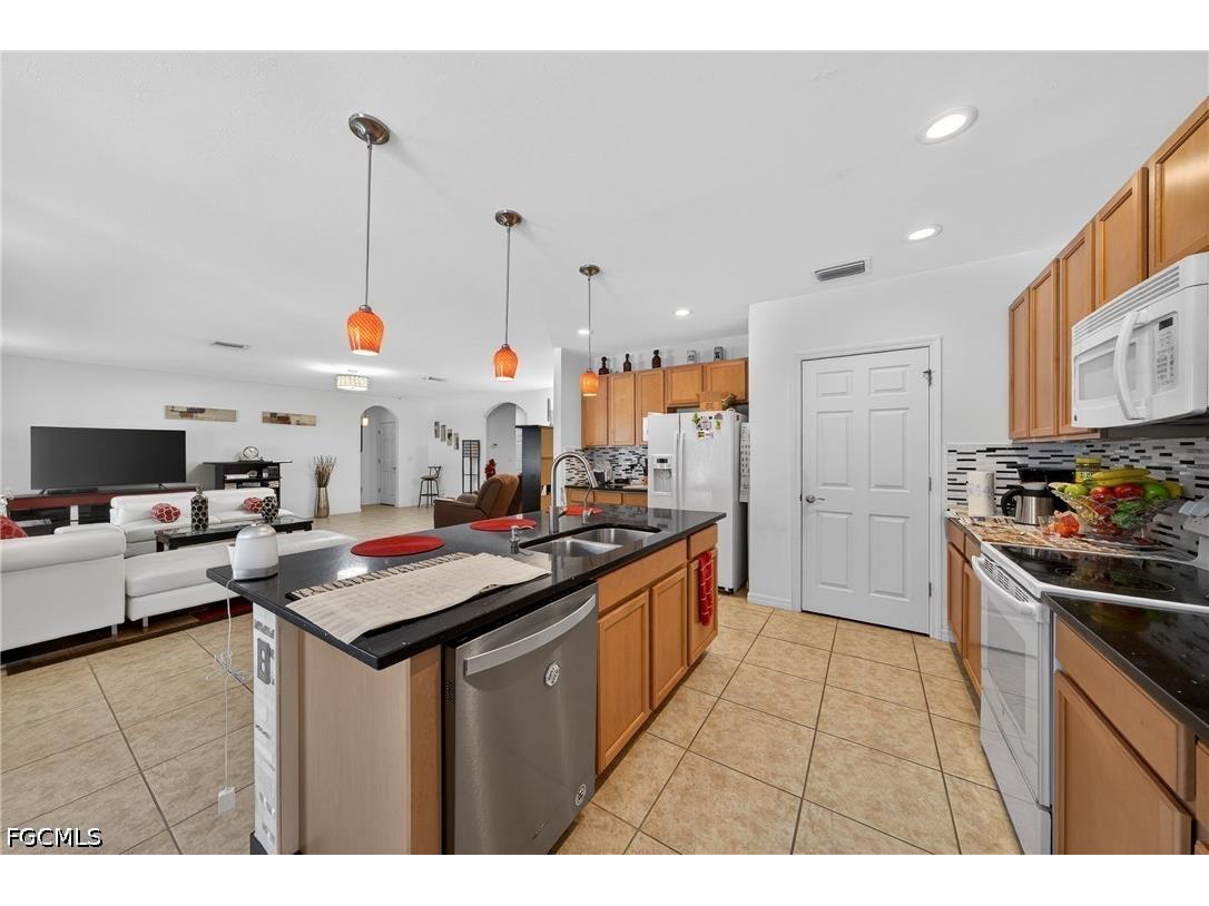 3408 SW 27th Avenue Cape Coral FL 33914 2026015263 image10