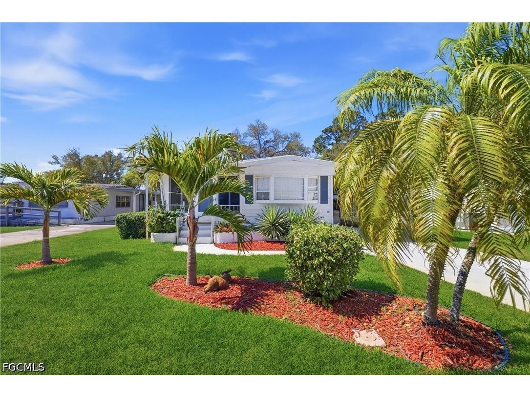 341 Shrub Lane S North Fort Myers FL 33917 2025026020 image3