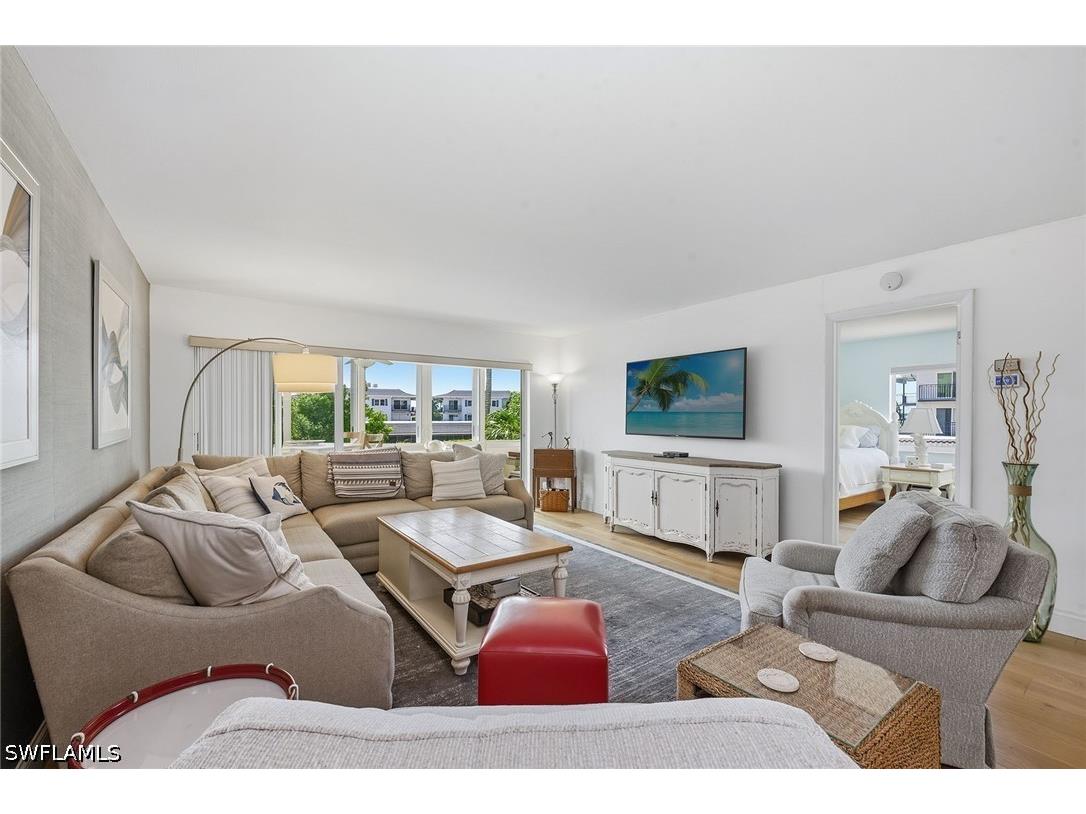 3410 Gulf Shore Boulevard N #203 Naples FL 34103 226019579 image1