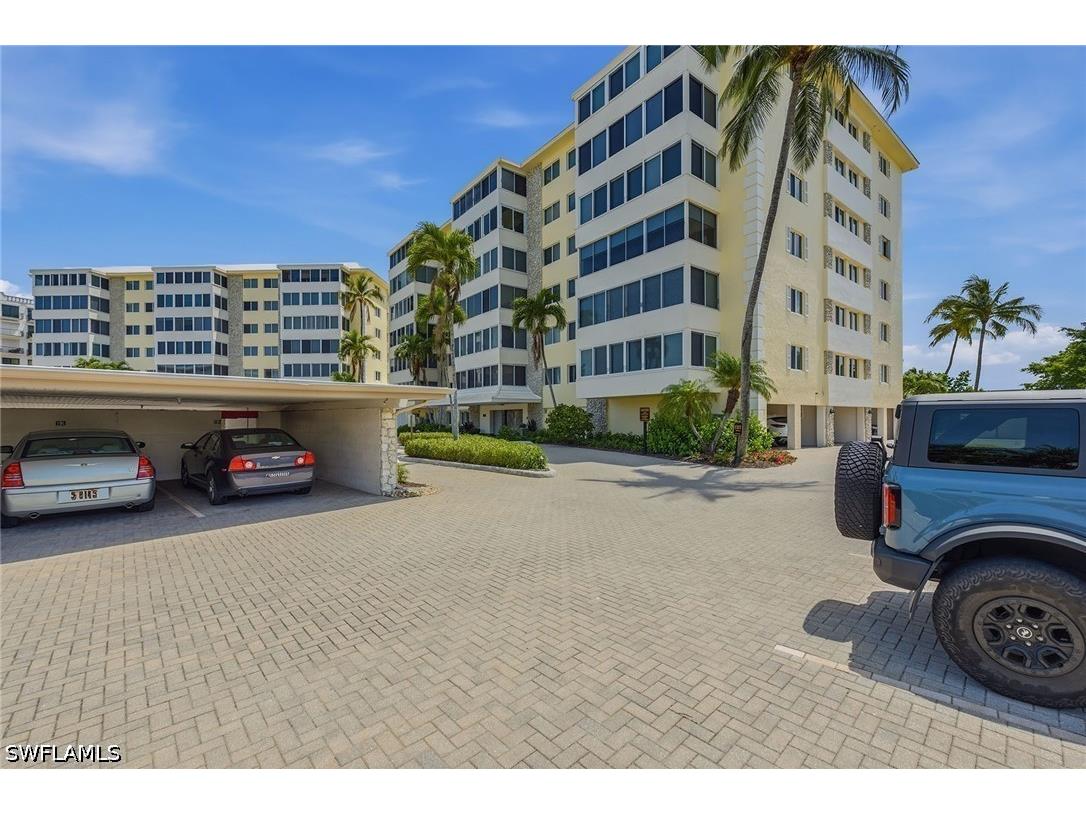 3410 Gulf Shore Boulevard N #203 Naples FL 34103 226019579 image16