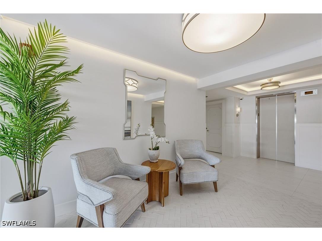 3410 Gulf Shore Boulevard N #203 Naples FL 34103 226019579 image2