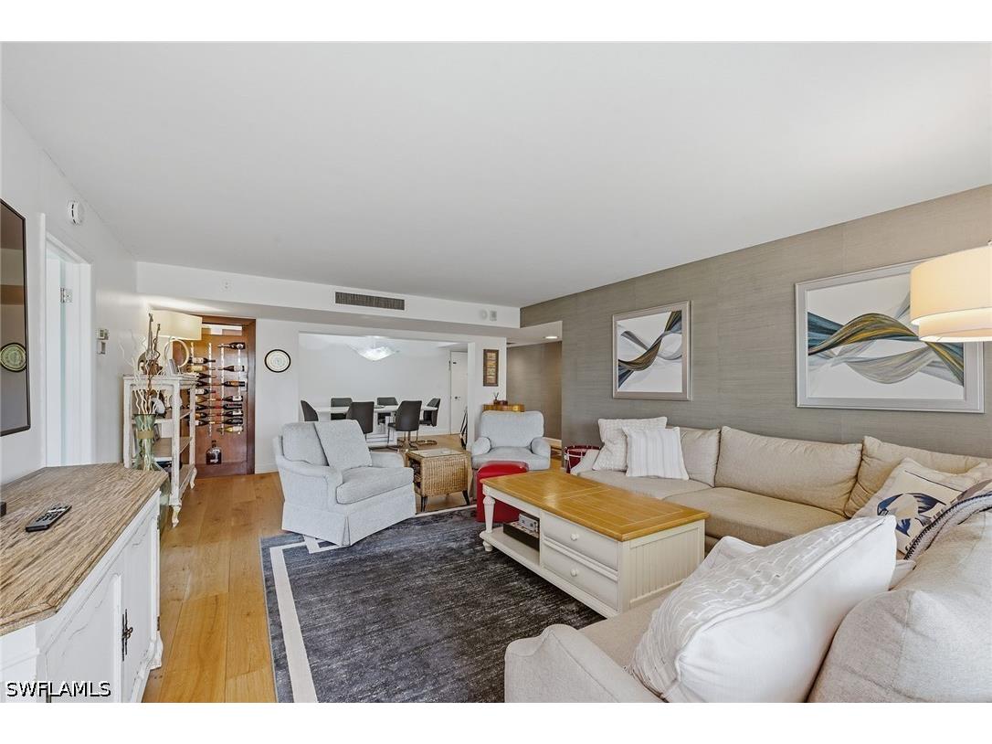 3410 Gulf Shore Boulevard N #203 Naples FL 34103 226019579 image3