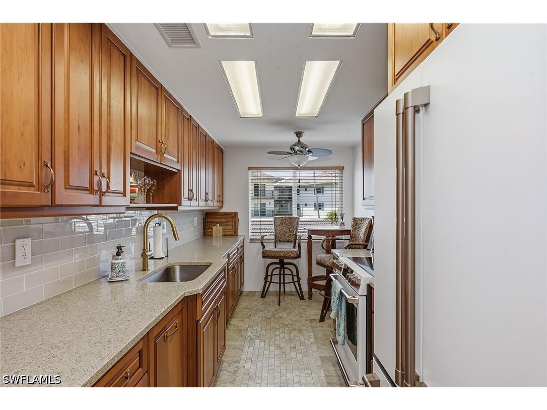 3410 Gulf Shore Boulevard N #203 Naples FL 34103 226019579 image4