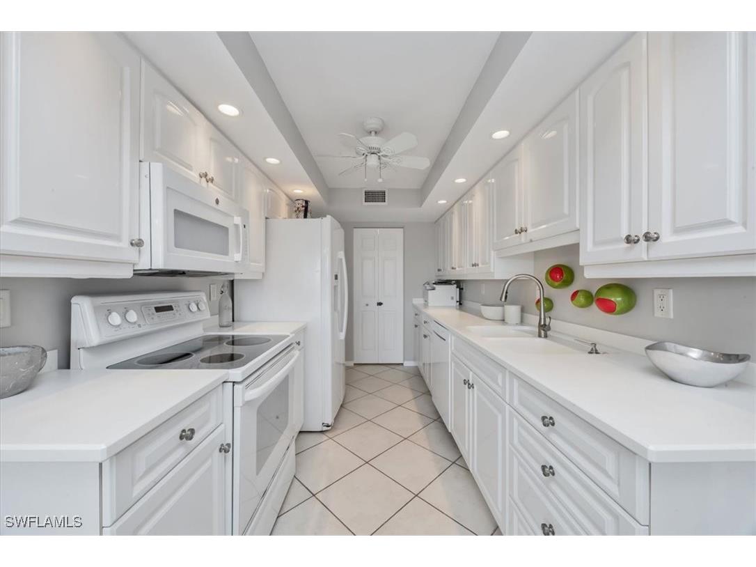 3410 Gulf Shore Boulevard N #302 Naples FL 34103 225079047 image7