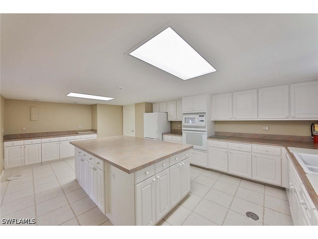  Naples FL 34103 226012560 image17