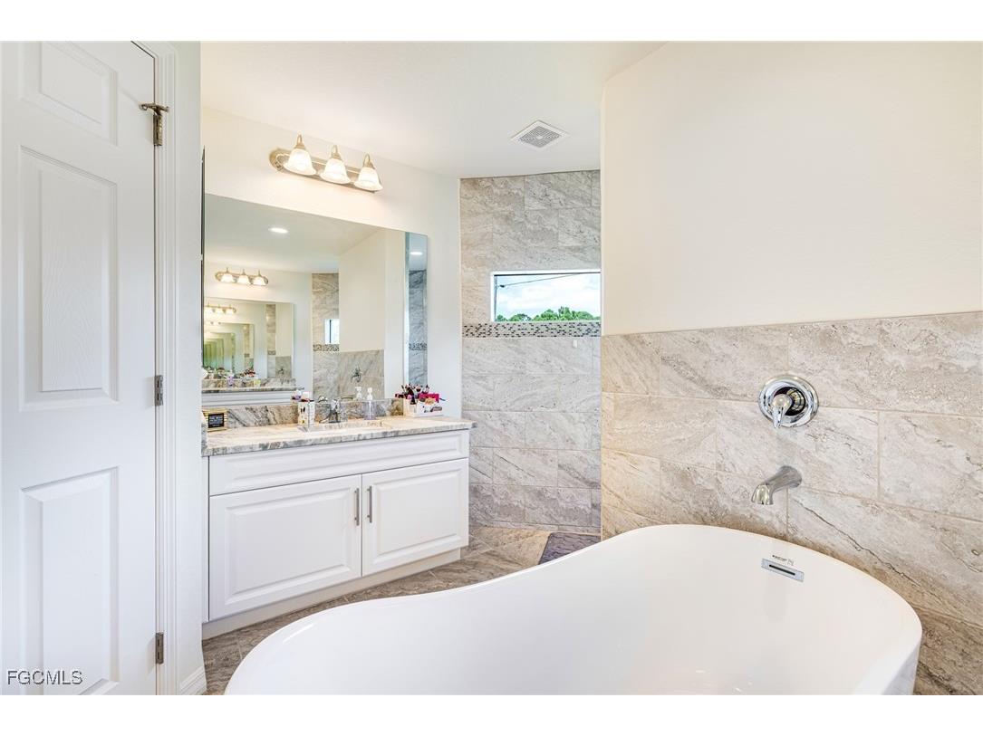 3410 NW 45th Street Cape Coral FL 33993 2025016974 image25