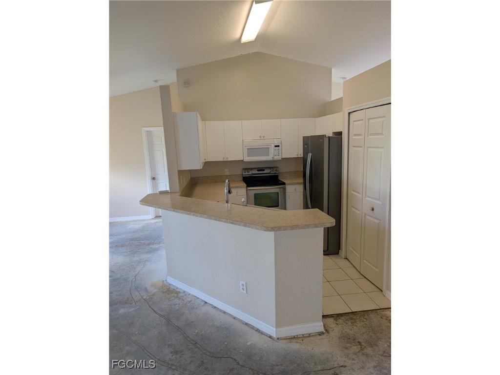 3411 Chiquita Boulevard S Cape Coral FL 33914 2025000984 image6