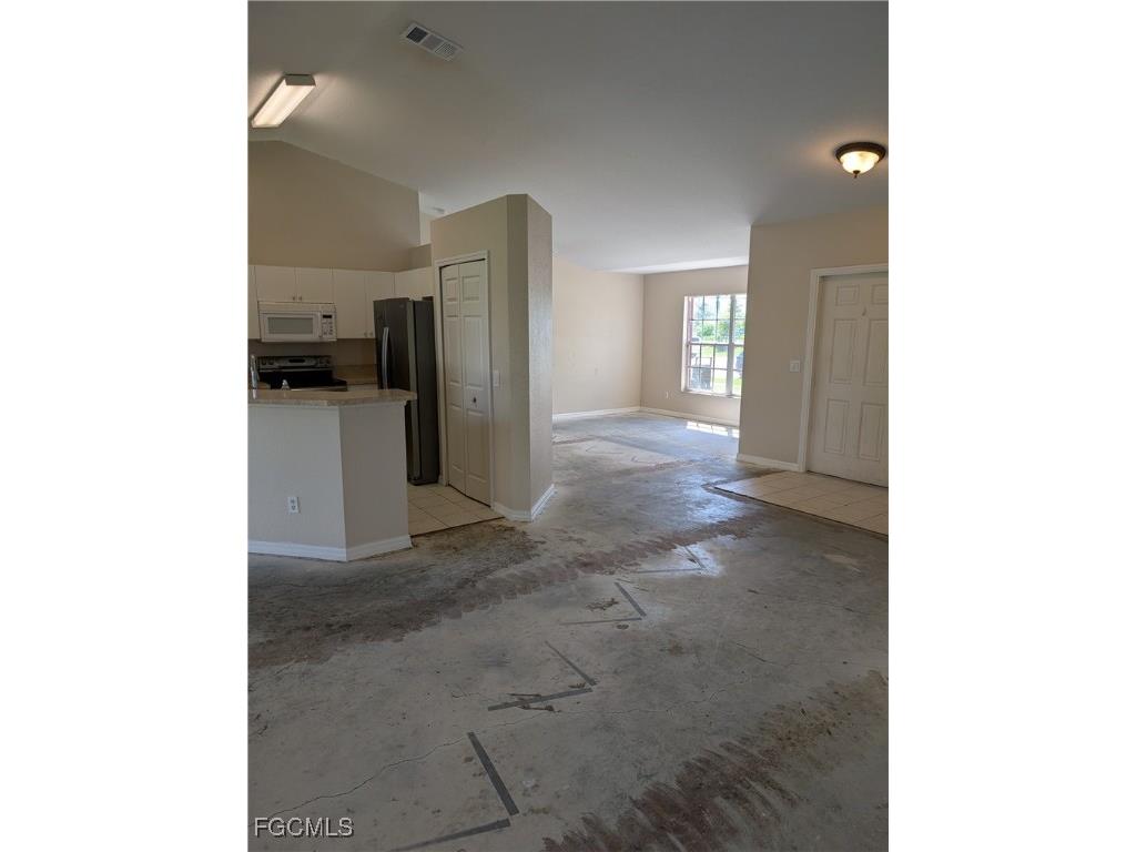 3411 Chiquita Boulevard S Cape Coral FL 33914 2025000984 image8